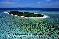 Aerial view of Heron Island and surrounding coral reef. Southern Great Barrier Reef, Queensland, Australia